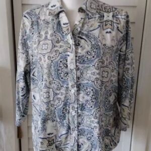 Chicos size 1 paisley no iron button up blouse